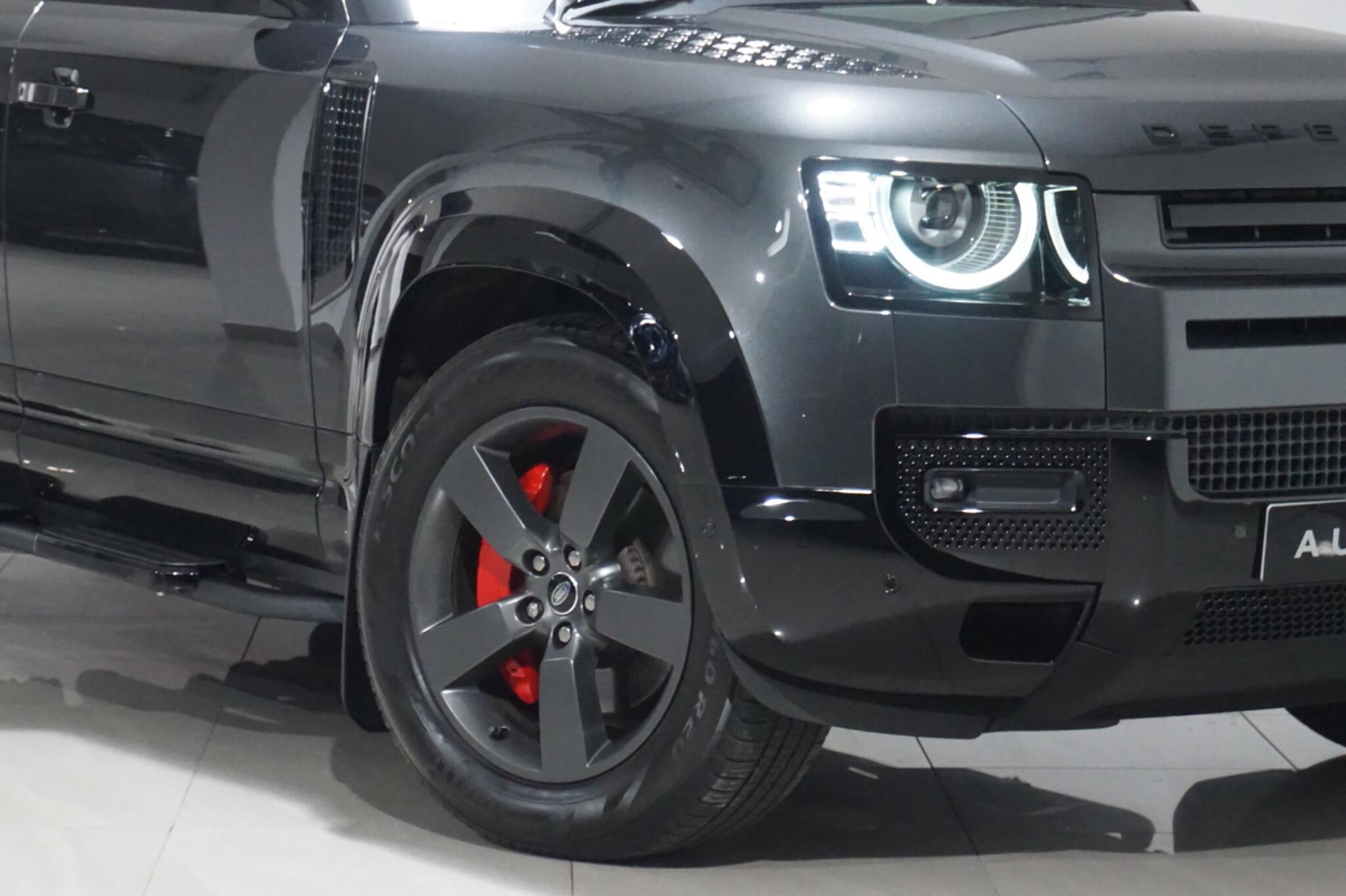 Land Rover Defender 110 3.0 D300 MHEV X-Dynamic HSE Hard Top SUV Auto 4WD MWB Euro 6 (s/s) 5dr